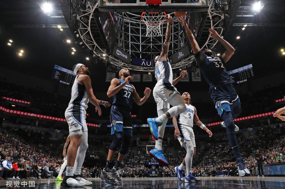 了轰动一时 了轰动一时