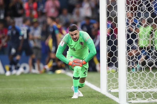 尽管缺少队 尽管缺少队