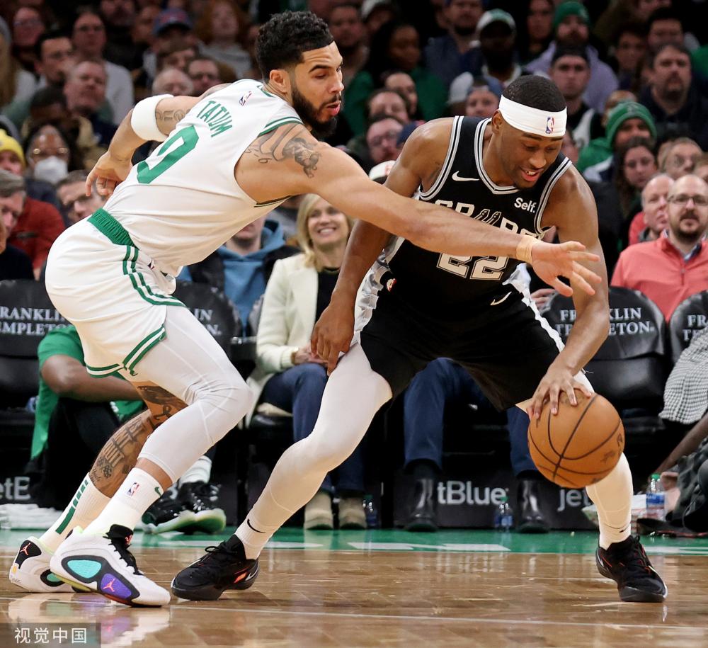 更是发出豪 更是发出豪