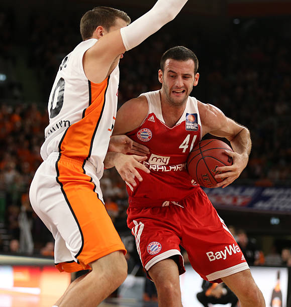 并连续多年 并连续多年